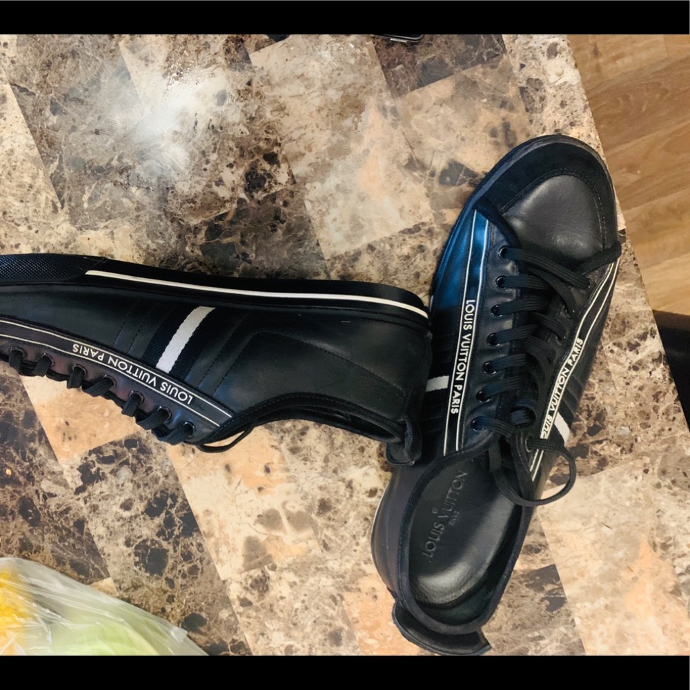 Men louis vuitton shoes size 10.5